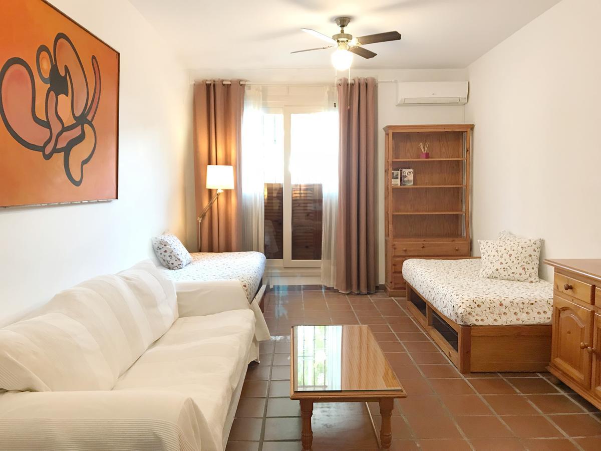 Apartamentos Turisticos La Mundial Малага Екстер'єр фото